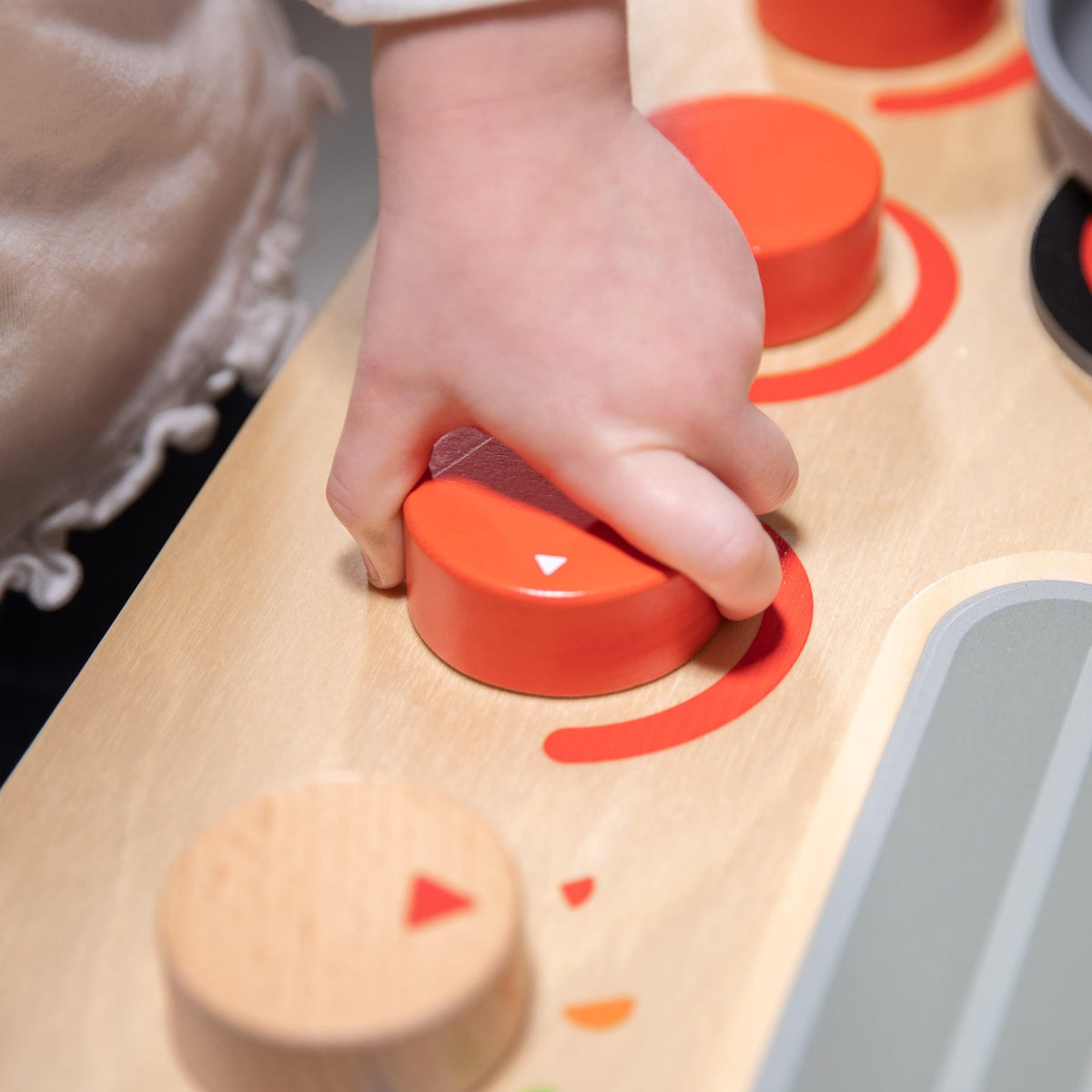 Children's Wooden Kitchen Stove with Turnable Knobs for Commercial or Home Use