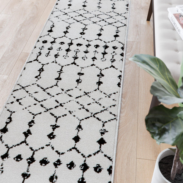 Ivory/Black,2' x 6' |#| 2' x 6' Ivory and Black Geometric Style Modern Bohemian Design Area Rug