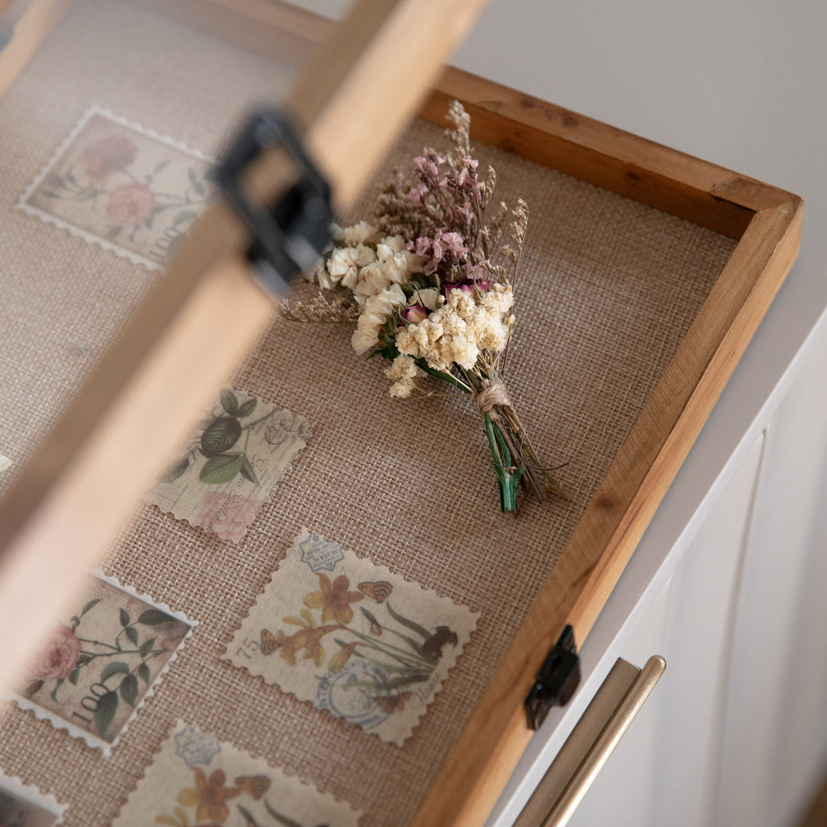 Weathered Brown,11.5"W x 2"D x 14"H |#| Solid Pine Weathered Brown Shadow Display Case with Linen Liner - 11 x 14