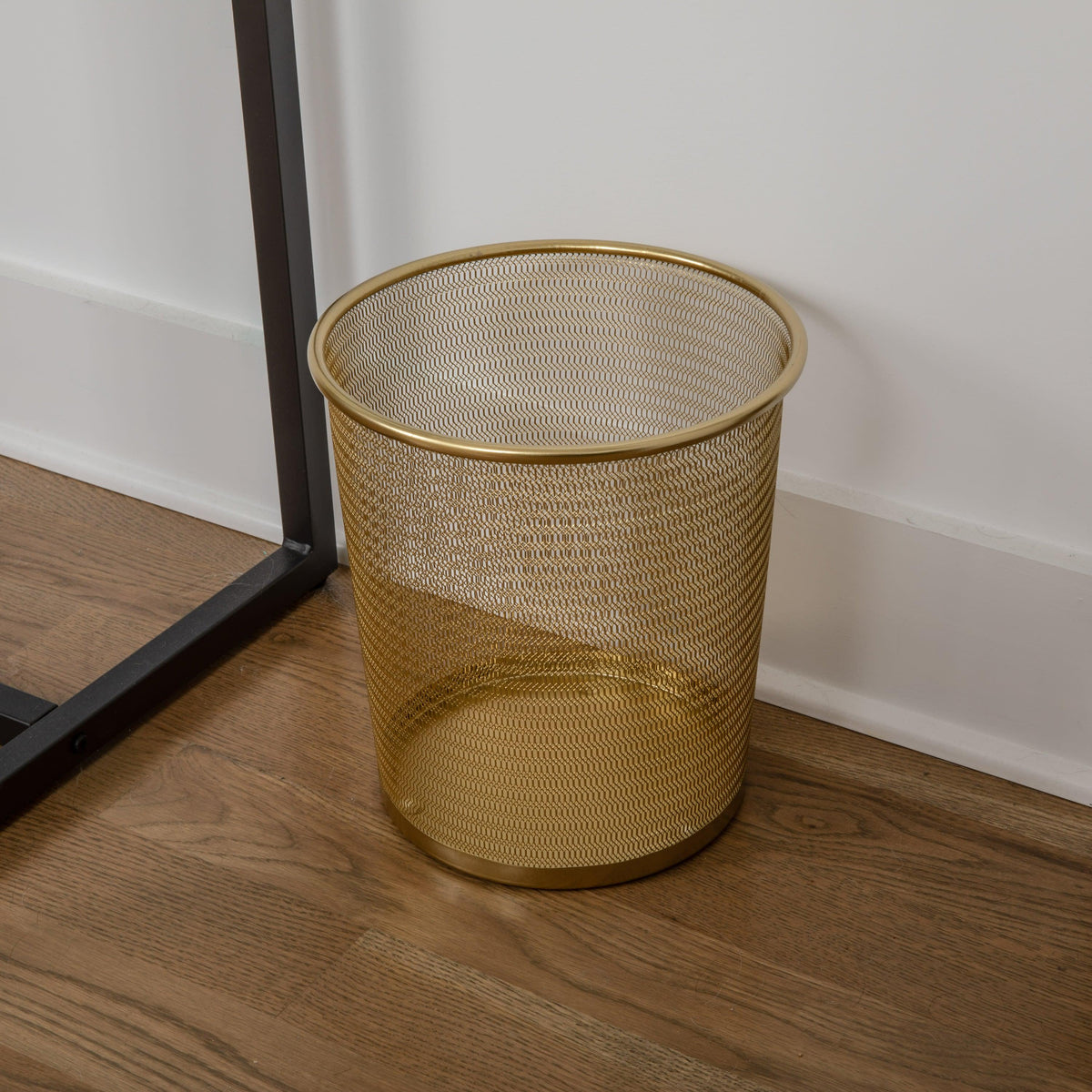 Premium 4.5 Gallon Mesh Metal Wastebasket in Gold