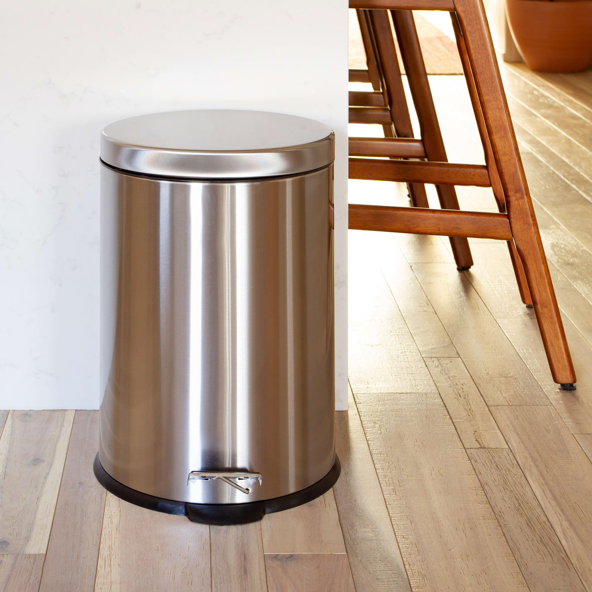 20L (5.3 Gallons) |#| Stainless Steel Imprint Resistant Soft Close, Step Trash Can - 5.3 Gallons (20L)